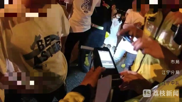 创同配资 担心酒驾保险拒赔 事故发生后他喊朋友顶包
